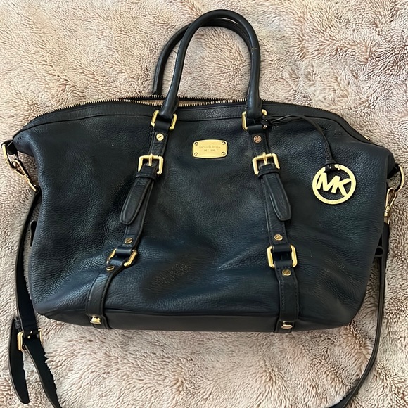 Michael Kors Navy Blue Purse (crossbody wear included) - Picture 1 of 4